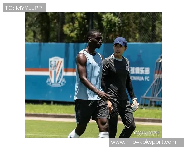 媒体人揭秘申花门将教练罗伯茨的辉煌履历曾任阿森纳米兰教练并在华夏执教