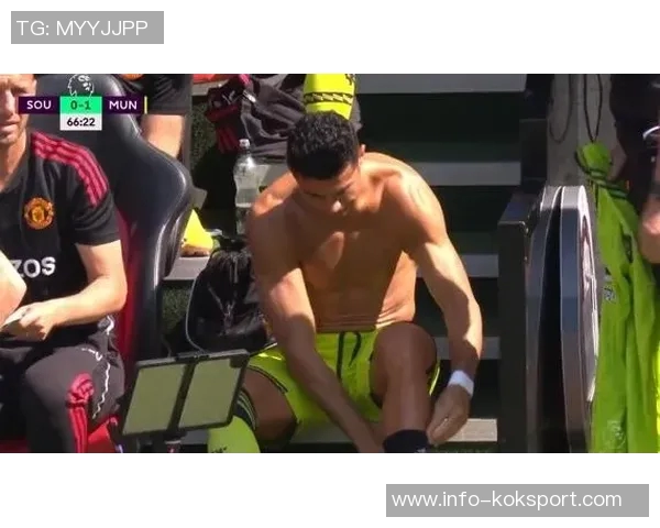 40岁C罗桑拿后肌肉如雕刻般完美展现健身成果